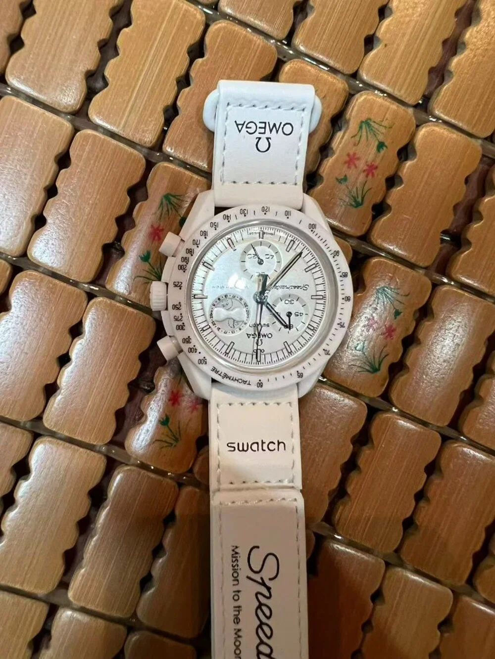 Swatch Omega Bioceramic Moonswatch Mission To Moonphase Snoopy White